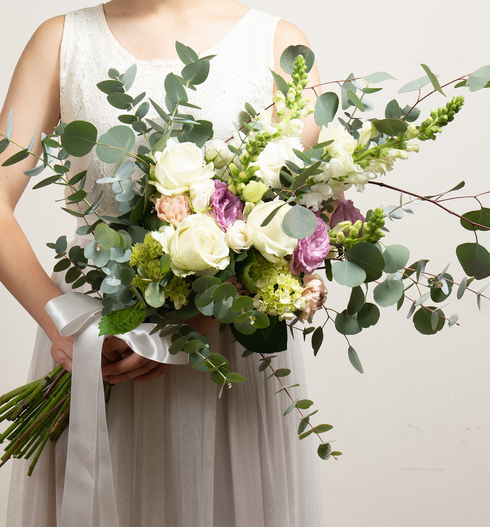 結婚式の会場装花～ナチュラル装花淡パープルを添えて～』