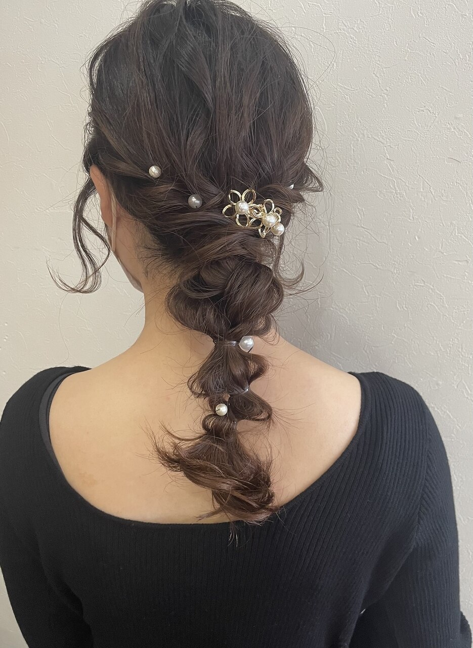 人気の結婚式お呼ばれヘアマナーと長さ別のおすすめの髪型を紹介！ - 秋葉原コットン