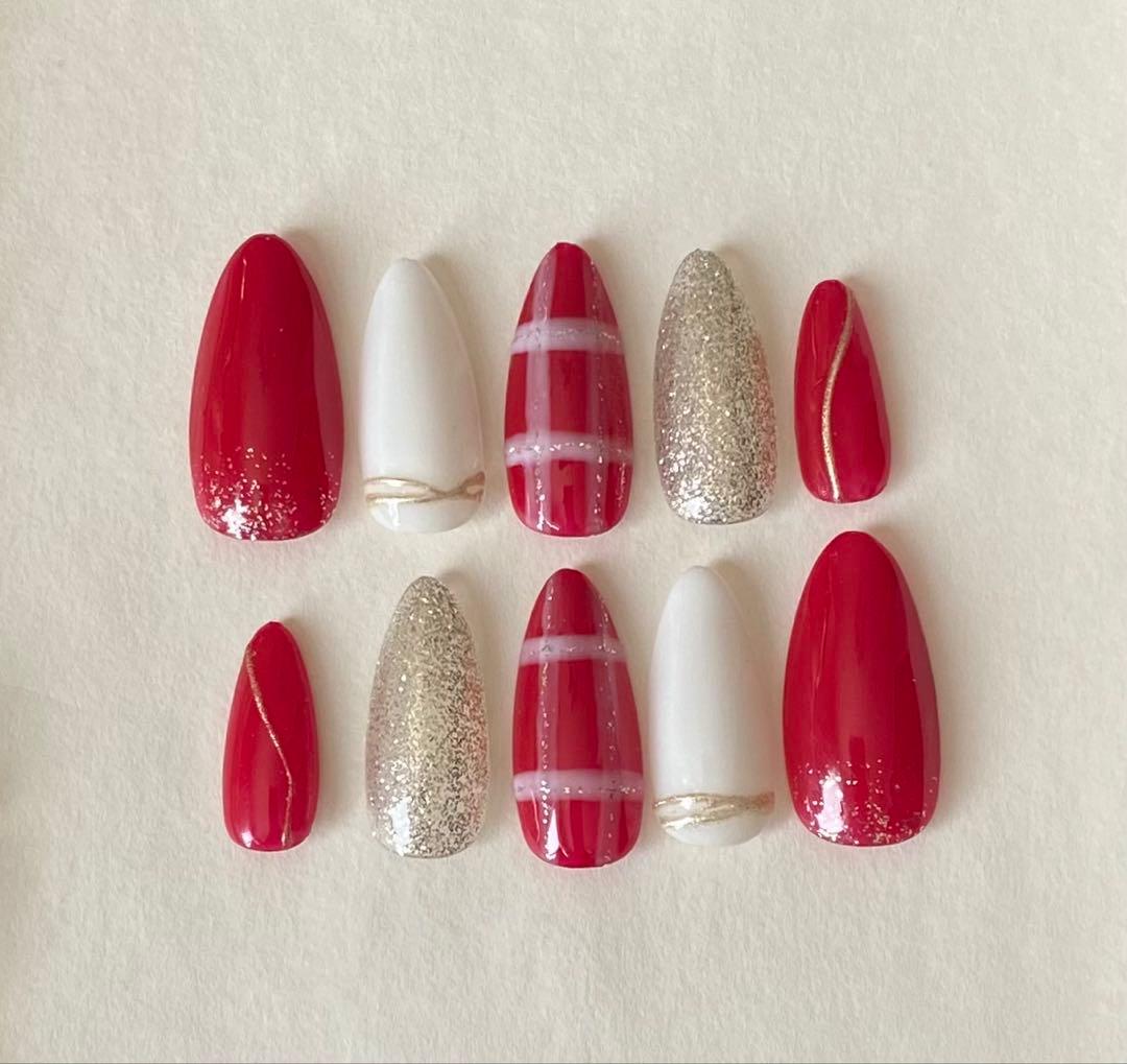 Amazonネイルチップ ショート つけ爪ネイルチップ 短めネイルクリスマスデザイン 雪 DIY ネイル 簡単 ジェルネイル 24枚入ネイルシールかわいいクリスマス パーティー 撮影小物 目立つ クリスマス人気 つけ爪ネイル用品 両面テープ 付き2セットBLhyxuuk