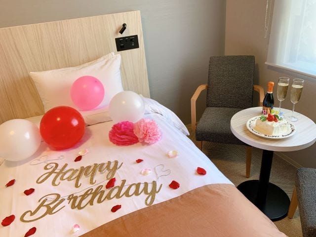 バースデー旅行vol.5 やりたかった『お部屋にHappyBirthdayデコレーション』と、プレゼント開封！イヴん家のディズニー旅記録