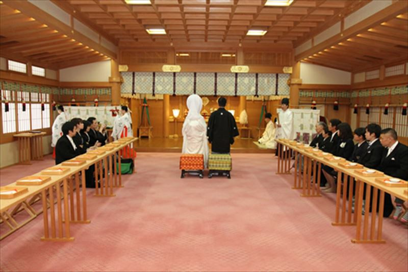 神前式・神社結婚式とは 流れや費用、服装など先輩カップルの声もあわせて徹底解説マイナビウエディング