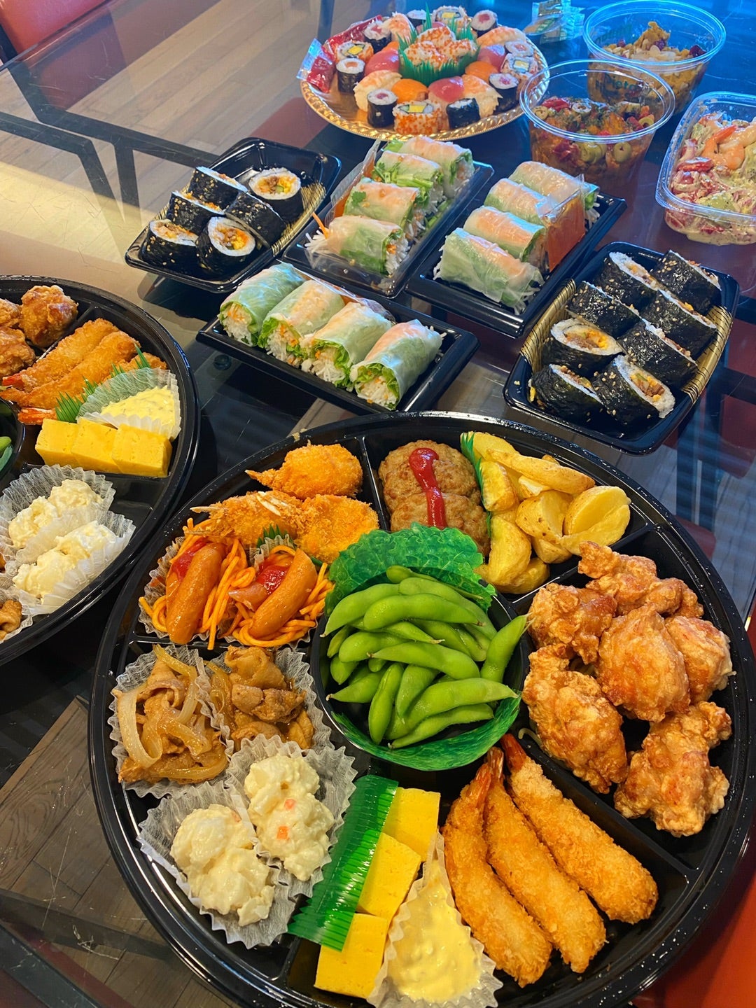 クリスマスプレゼント交換が盛り上がる！シーン別おすすめ15選