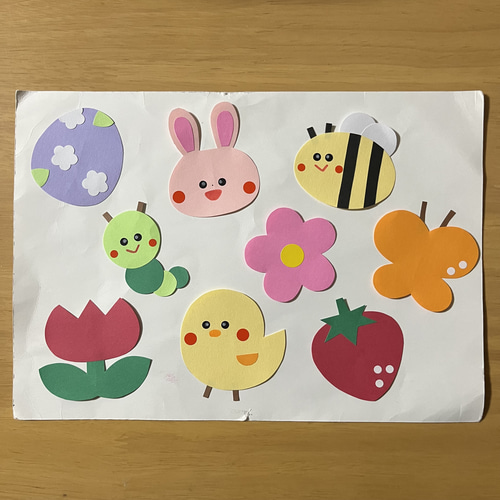 イースターガーランド🐇いろいろな可愛いタマゴで、お部屋も楽しい雰囲気になっちゃいます♪ちょこっと現れるウサギもポイントです。みんなの作品を飾って、 イースターを楽しもう！準備するもの・色画用紙 たまご、うさぎ・シール ・クレヨン ・毛糸、リボン