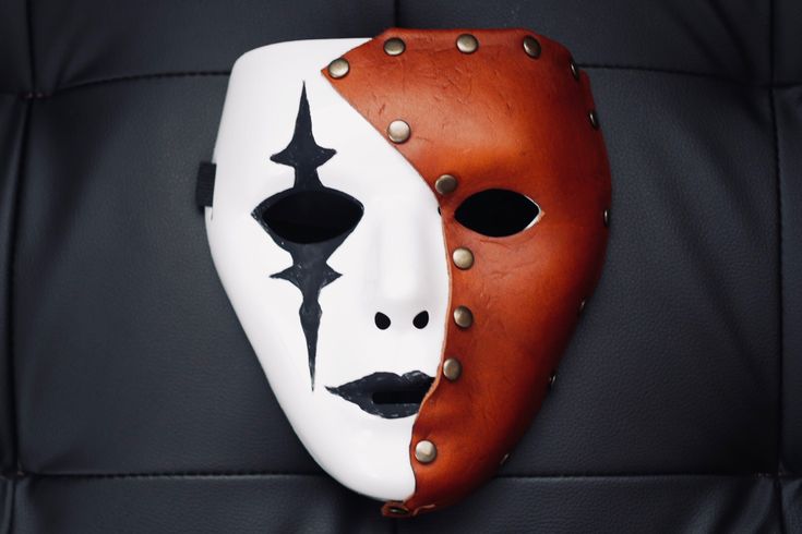 ハロウィンマスク作り方 市販の不織布マスクで、見た目の怖いハロウィンマスクを作ってみた