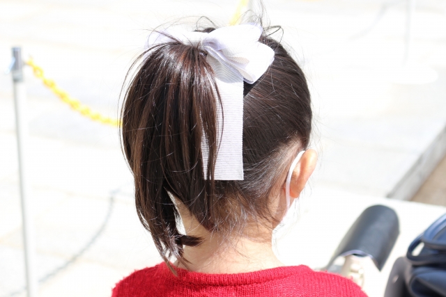 楽天市場 髪飾り リボン 卒業式 七五三 女の子 子供 袴 髪飾り 卒業式 入学式 ヘア アクセサリー コーム ジュニア 和小物 ちりめん ヘアコサージュ ヘアアクセ 髪かざり キッズ 赤 紫 白 : 子供ドレス アリサナ