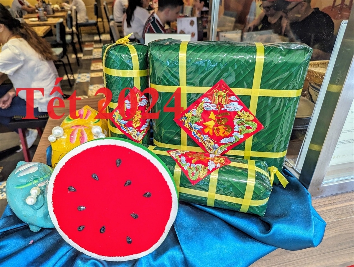 旧正月の伝統的な料理。ベトナムの新年。tetベトナム。」のベクター画像素材 ロイヤリティフリー2217160969Shutterstock