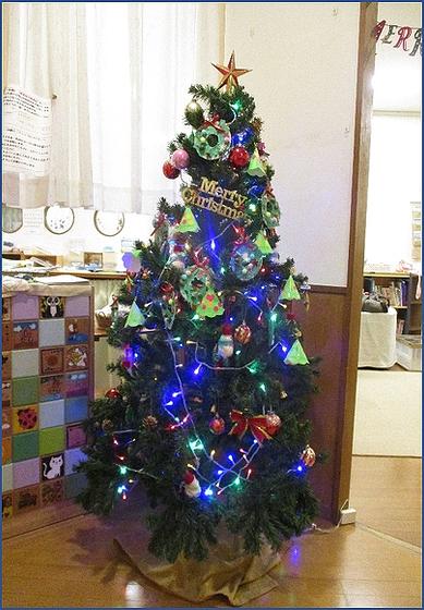 クリスマスツリー飾り付け くれよんきっず保育園 うつぼ東園 大阪市西区くれよんきっず保育園 うつぼ東園 06-6131-9282