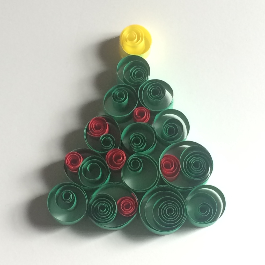 クリスマスツリー メダル 制作 画用紙 壁面製作 装飾 飾り 製作キット 保育士の通販 by まろん's shopラクマ