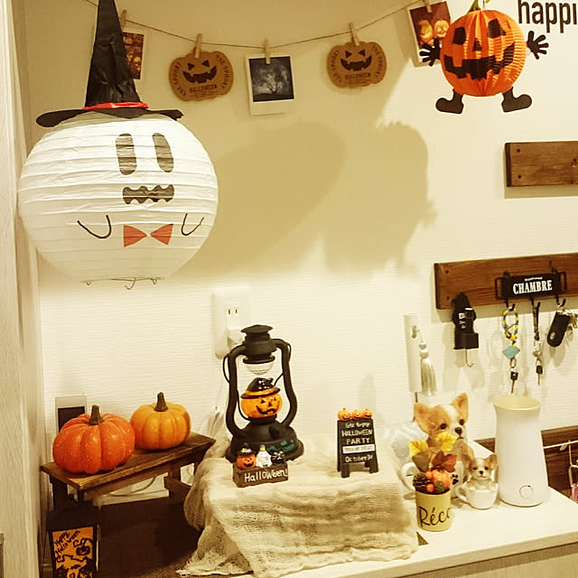 ハロウィンの玄関飾り2022は100均で可愛く仕上げよう！セロリのひとりごと