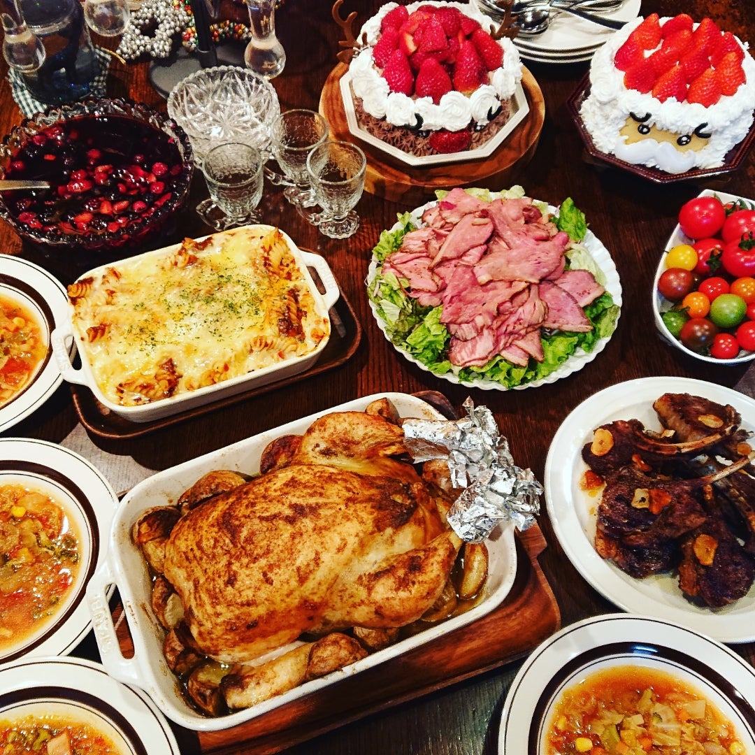 簡単・時短クリスマス料理 身近な食材で豪華に見えるクリスマスディナーと、３分で作れるブッシュドノエルを紹介。お家で節約クリスマスパーティ♪ -YouTube