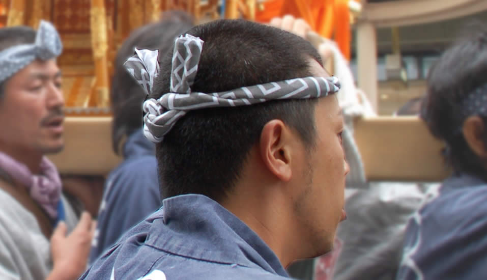 ねじり棒はちまきで「花結び」髪飾りを作る方法！お祭り髪型アレンジ紹介 │ 祭り用品専門店 祭すみたや の公式ブログ