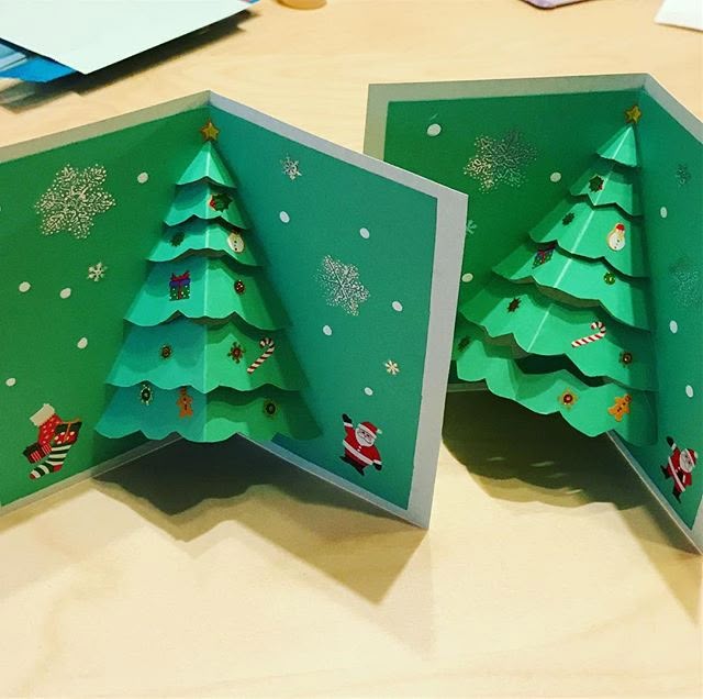 クリスマスツリー🎄がくるくる回る✨仕掛けカードの作り方,クリスマス クリスマスカード 仕掛けカード 手作りカード 100均diyくるくる回るアルバム仕掛け飛び出すカードポップアップカードナベチンクリスマスツリ