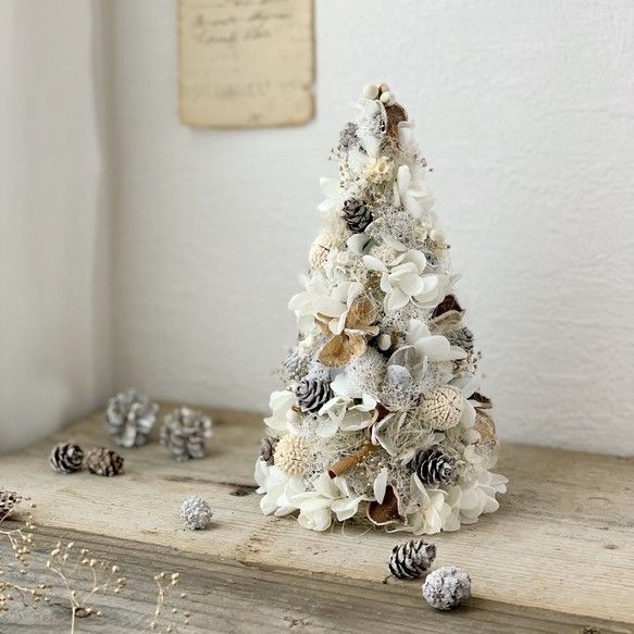 Amazon.co.jp: LEDミニクリスマスツリー 雪化粧 クリスマスツリー 卓上 置物 テーブル 北欧 おしゃれ インテリア クリスマス雑貨デスクライト 小さい 小さめ かわいい LED ライト 光る オーナメント 足元 高級 豪華 上品 装飾白: おもちゃ