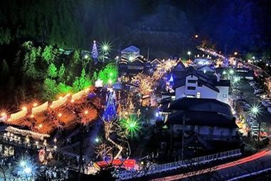 湖畔に巨大クリスマスツリーが登場！ 宮ヶ瀬の壮大なクリスマスイルミネーション - ベストプレゼントニュース