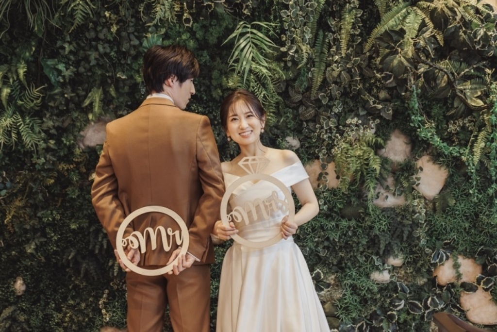 8割以上のカップルが楽しむ「結婚式の前撮り・後撮り」費用相場、いつ撮る？どこに頼む？ドレスは何着？アンケート大公開みんなのウェディングニュース