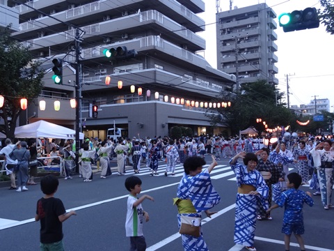 桜新町で4年ぶり「さくらまつり」 水前寺清子さんのステージも - 二子玉川経済新聞