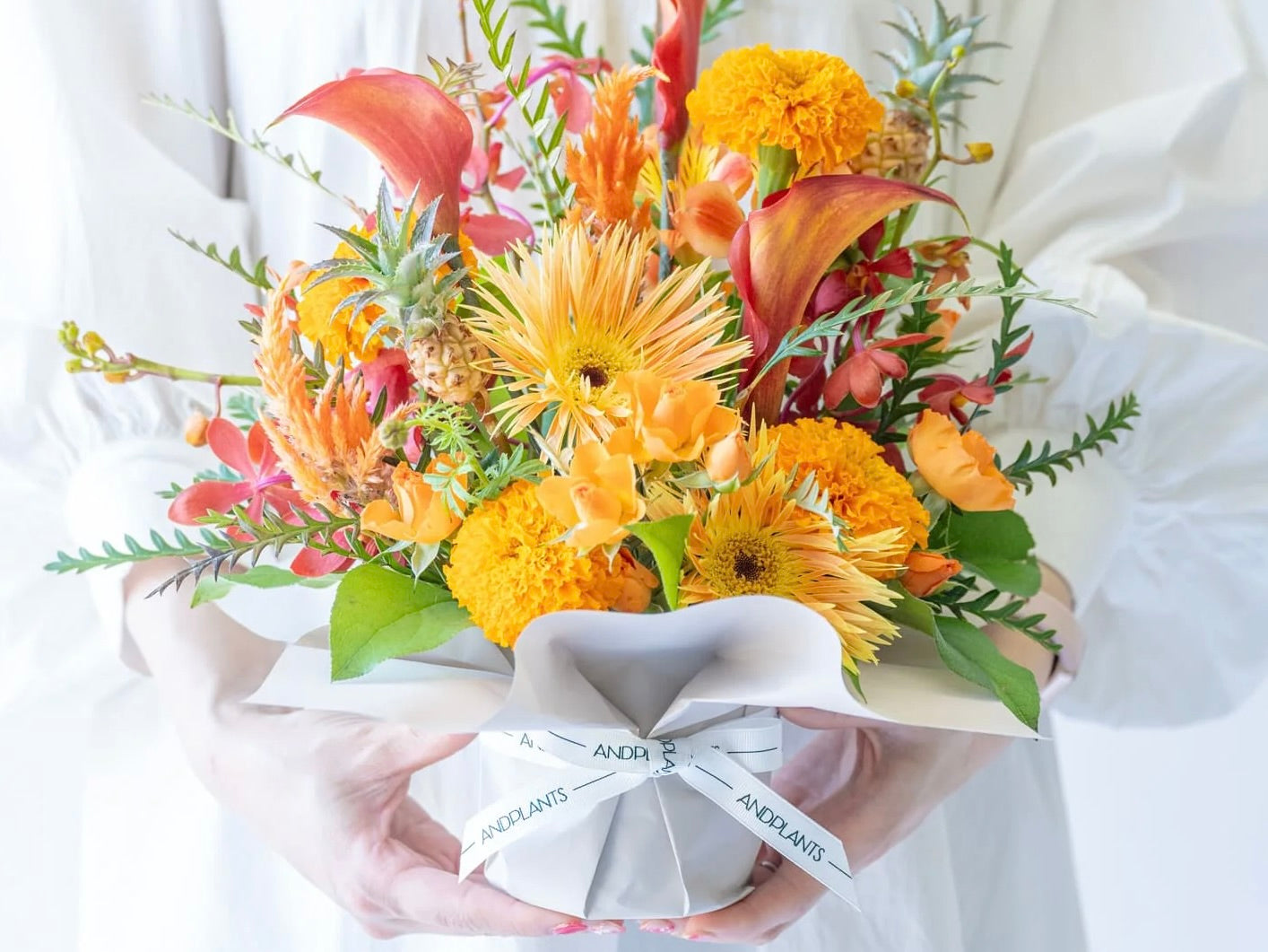 彼氏さんへの誕生日プレゼントにお花を🪻😘 最近じわじわ来てる“メンズ花ギフト” おしゃれ男子にこそ似合う、垢抜けブーケ お誕生日は「好き！」を花束にのせて思いっきり伝えてあげて枯れるからこそ愛おしい、その時の一瞬を現す花束を。 彼の心に花を愛でる優しい