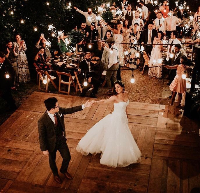 まさに王子様とお姫様♡ ダンス初心者さんでも踊れる、簡単かわいい『ファーストダンス』の動画5選！marry マリー