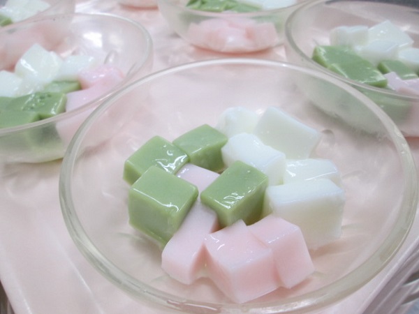 ひな祭りお菓子☆ふんわりミルキーシフォンカップのひな人形 : ぱおの簡単おうちごはん Powered by ライブドアブログ