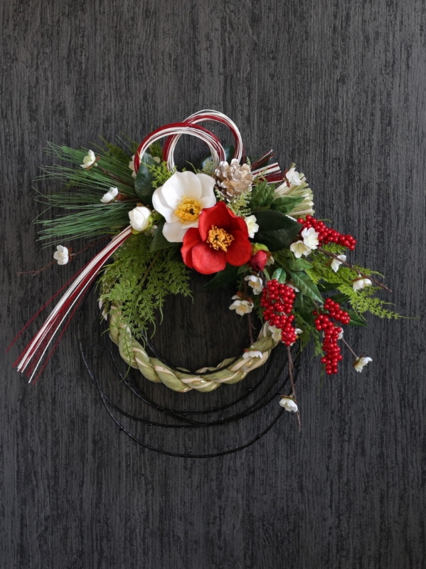 cloud_eight様 ヒムロスギと南天 新年を寿ぐお正月リース - メルカリ