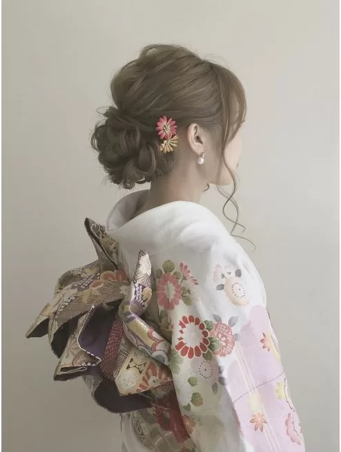 2024年度成人式 ヘアアレンジで振袖姿をもっとかわいく♡美容師がオススメするヘアセット│美容室・美容院Lee リー