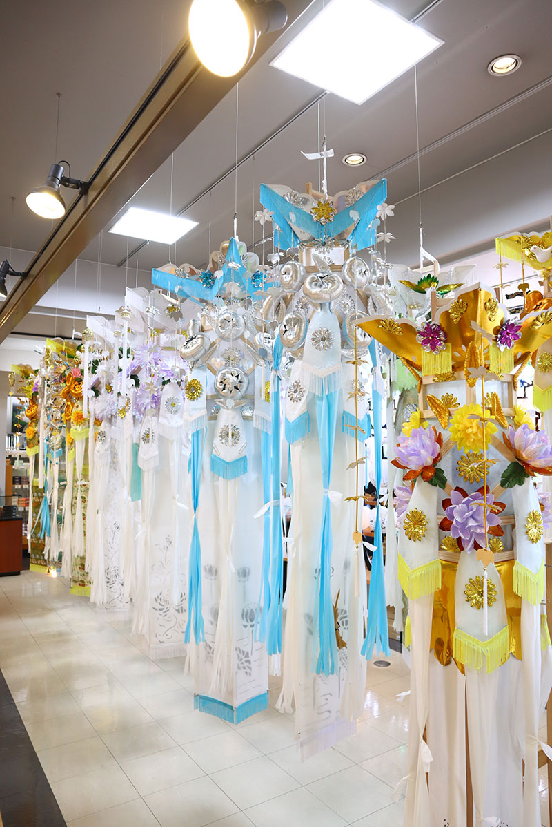 盆提灯はいつから飾る？誰が買うの？盆提灯のマナーを解説はじめてのお葬式ガイド