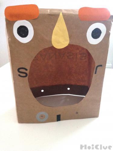 工作 舌がベロン♪ハロウィーンにどうぞ！ 紙袋のオバケバッグ保育士を応援する情報サイト 保育と暮らしをすこやかに ほいくらし