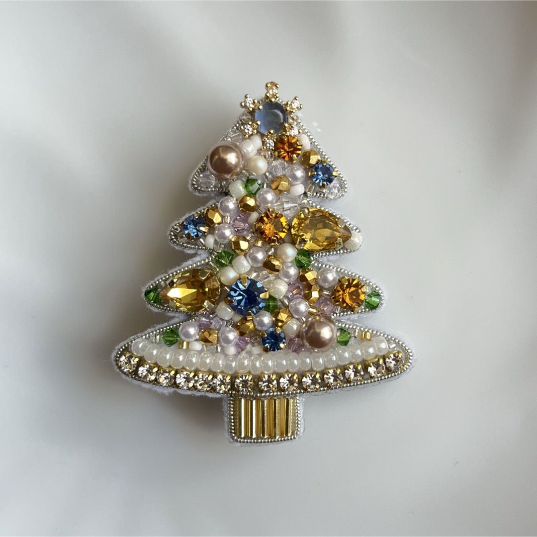 ビーズ刺繍ブローチ サンタ靴 左右セット クリスマス☆ブローチの通販 by Lattetora's shop