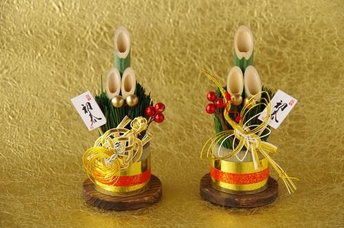 楽天市場 正月飾り > 正月飾りを飾る時期、外す日、保管方法、処分方法をご紹介：花火と縁起飾り 有勝堂