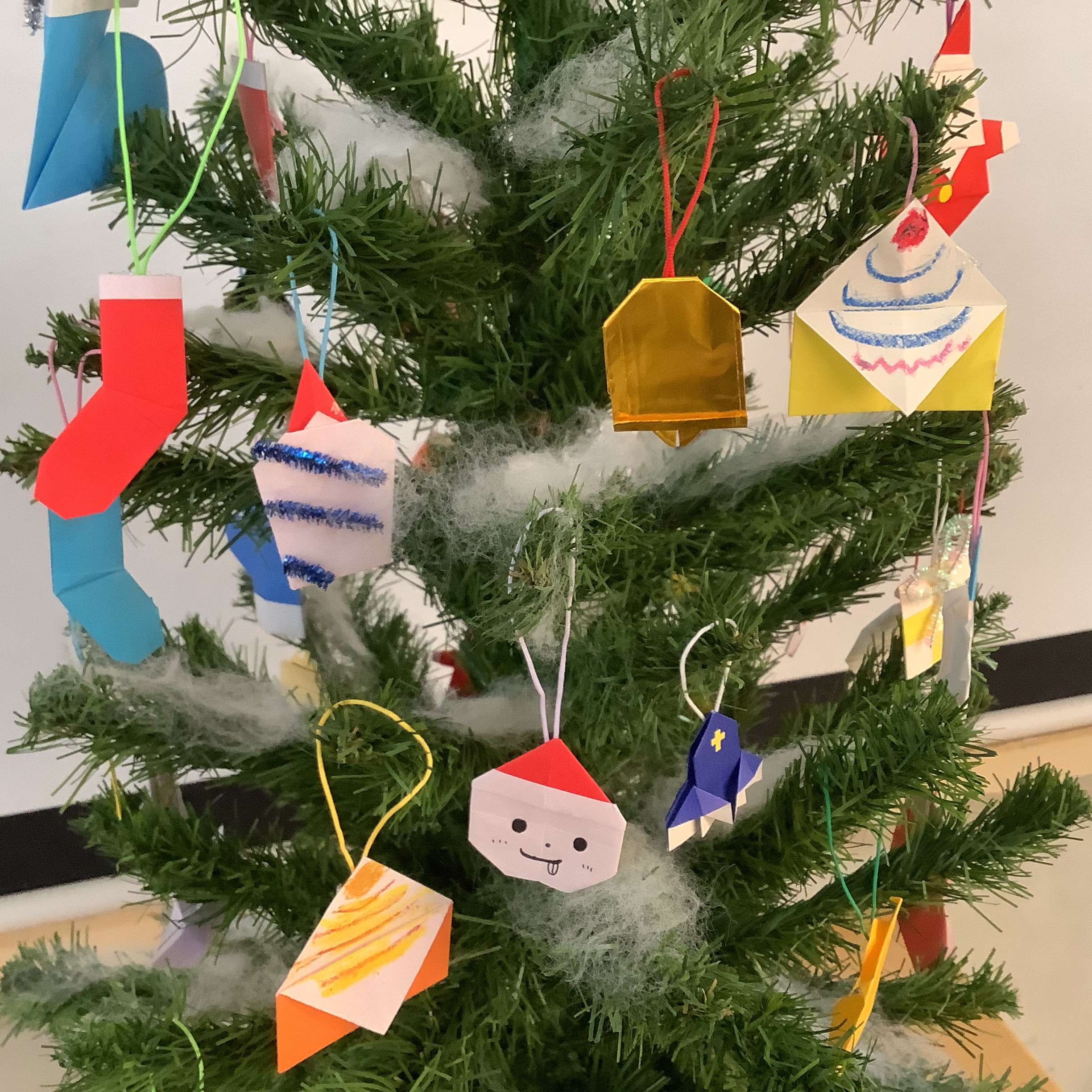 保育園幼稚園の12月クリスマスツリー製作アイデア18選 工作1歳児、2歳児、3歳児、4歳児、5歳児男性保育士あつみ先生の保育 日誌 おすすめ絵本と制作アイデア