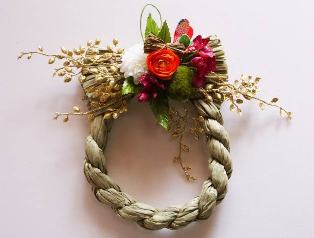 おしゃれな正月飾りリース 100均材料で安くて簡単に手作りする方法