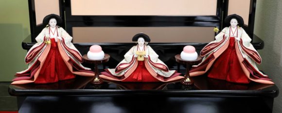 雛人形の段飾りの登場人物進物の大進