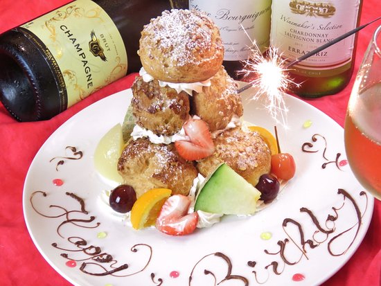 こんなのみたことない！スイーツを積み上げて作るスイーツタワーケーキが可愛すぎる。誕生日プレゼント BIRTHDAYS誕生日ポータル ONEBIRTHDAYS