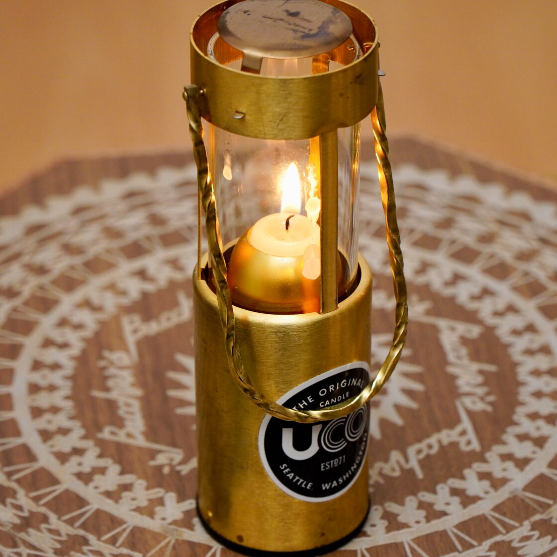 Retisee 24ピース クリスマス フレームレス テーパーキャンドル バルク キャンディケーン ストライプ LED キャンドルスティック 電池式テーパーキャンドル ちらつきキャンドルライト クリスマスキャンドルのデコレーション用赤と緑