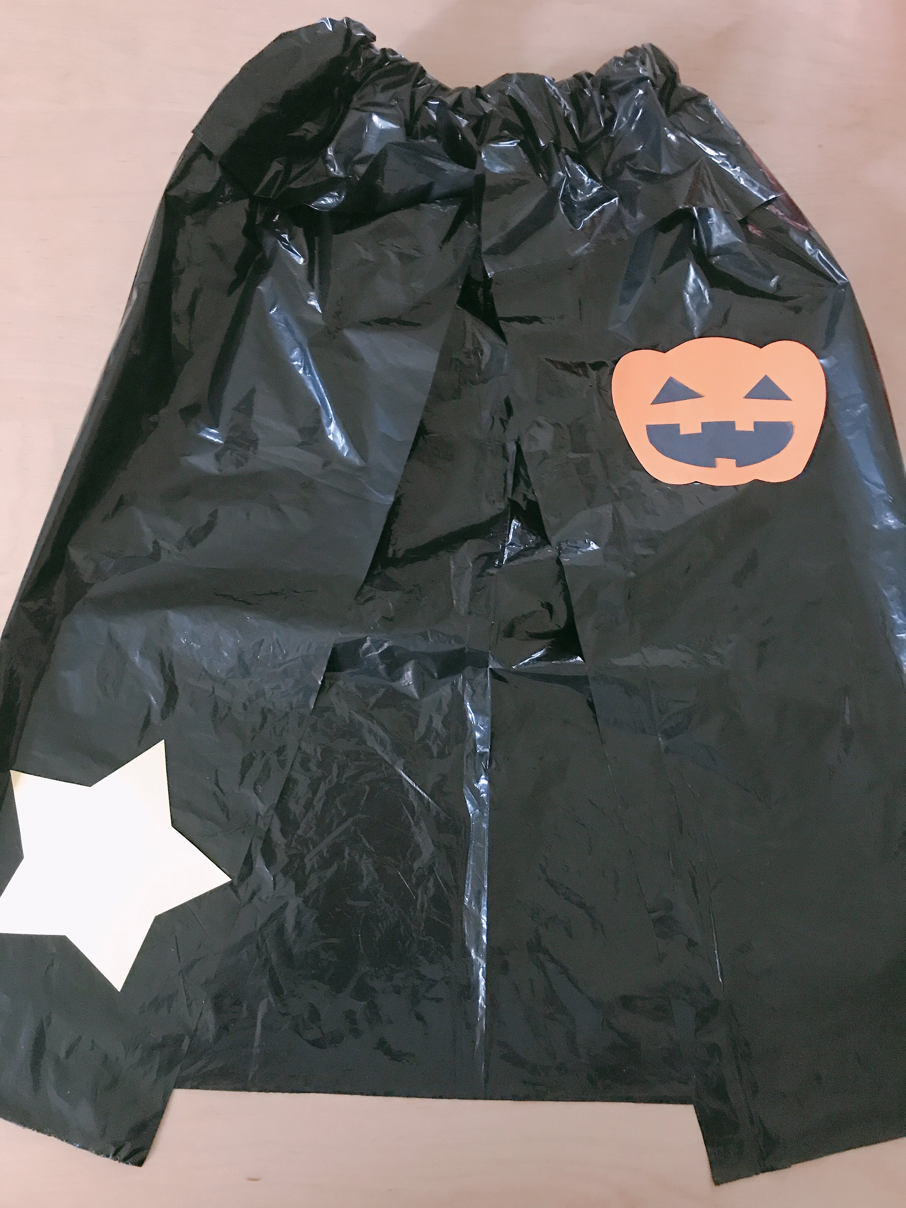 ハロウィン会①～衣装作り～ - 日の出医療福祉グループ