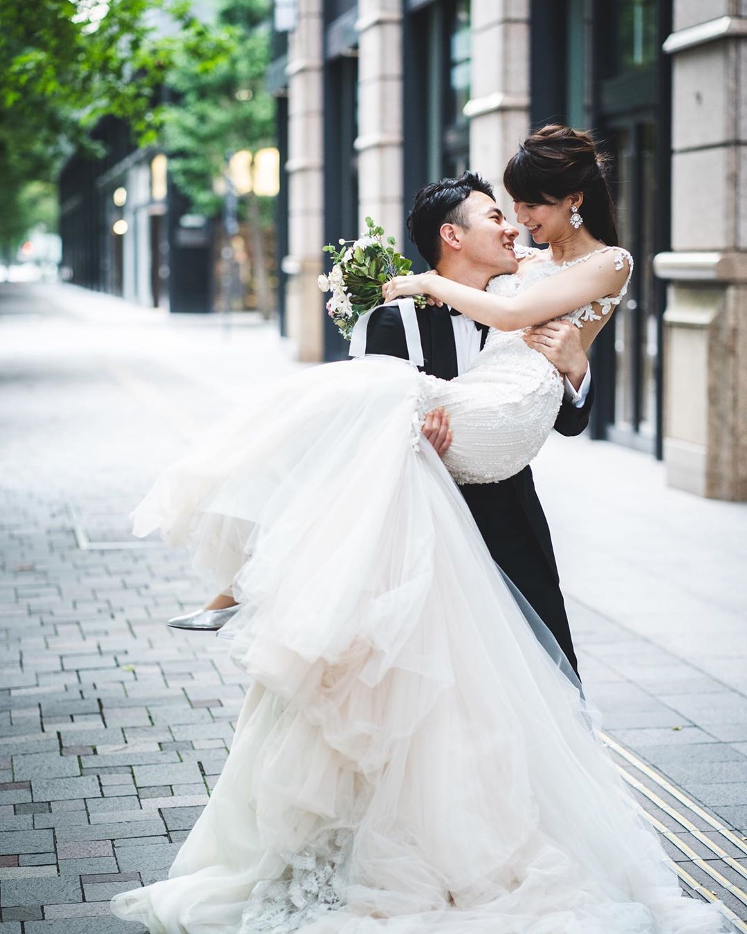 お姫様抱っこ」のアイデア 13 件お姫様抱っこ, ウェディングフォト, ウェディング