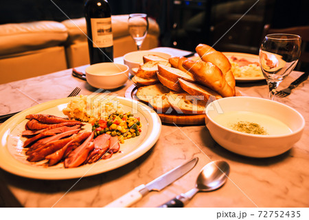 結婚記念日はおうちディナーで決まり！おすすめ宅配グルメ10選を紹介Giftpedia byギフトモール&アニ