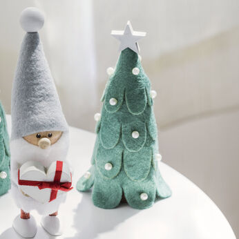 大きな刺繍ブローチくるみボタン クリスマスリース ブローチ Ｅｉｋｏ『木綿小屋』 通販 16918735Creema クリーマ