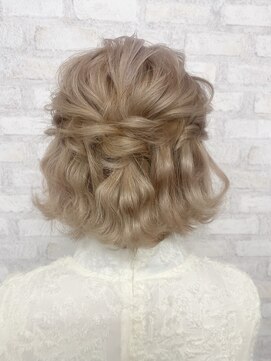 結婚式の髪型 ボブはセルフでハーフアップアレンジに挑戦！HAIR