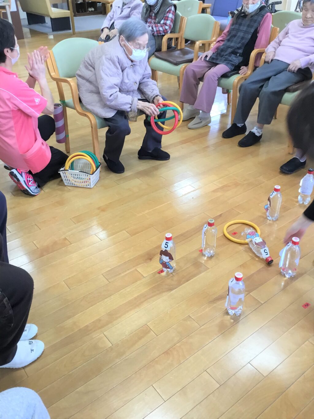 ひな祭り🎎レクリエーション, 今日は、絵合わせのレクリエーションを行いました😄,デイサービス ,デイサービスレクリエーション,レクリエーション,ひな祭りレクリエーション,ひな祭り,絵合わせ,しんけいすいじゃく,住宅型有料老人ホーム,老人ホーム,サ高住,介護,福祉,高齢者,高齢者施設,介護職,初任者研修,介護福祉士,看護師,