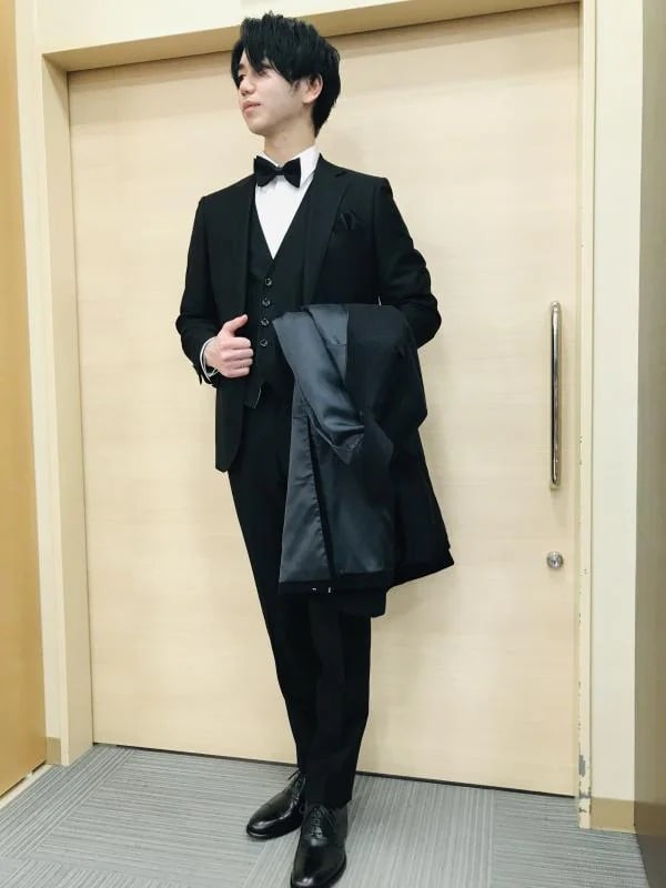 結婚式から二次会まで！男性ゲストにおすすめの「蝶ネクタイ」コーデまとめみんなのウェディングニュース