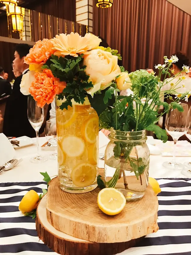 wedding⭐︎ 安定人気の 白×黄色×オレンジコーデ🧡結婚式結婚式コーデウェディング装花ウェディングフラワー高砂装花高砂装飾高砂ナチュラルウェディングナチュラルフラワー 披露宴披露宴会場コーディネート披露宴会場結婚式装飾結婚式装花