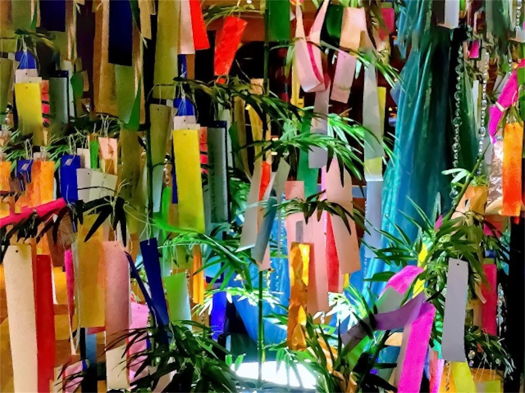 七夕の由来とは？五色の短冊・七夕飾りの意味と作り方