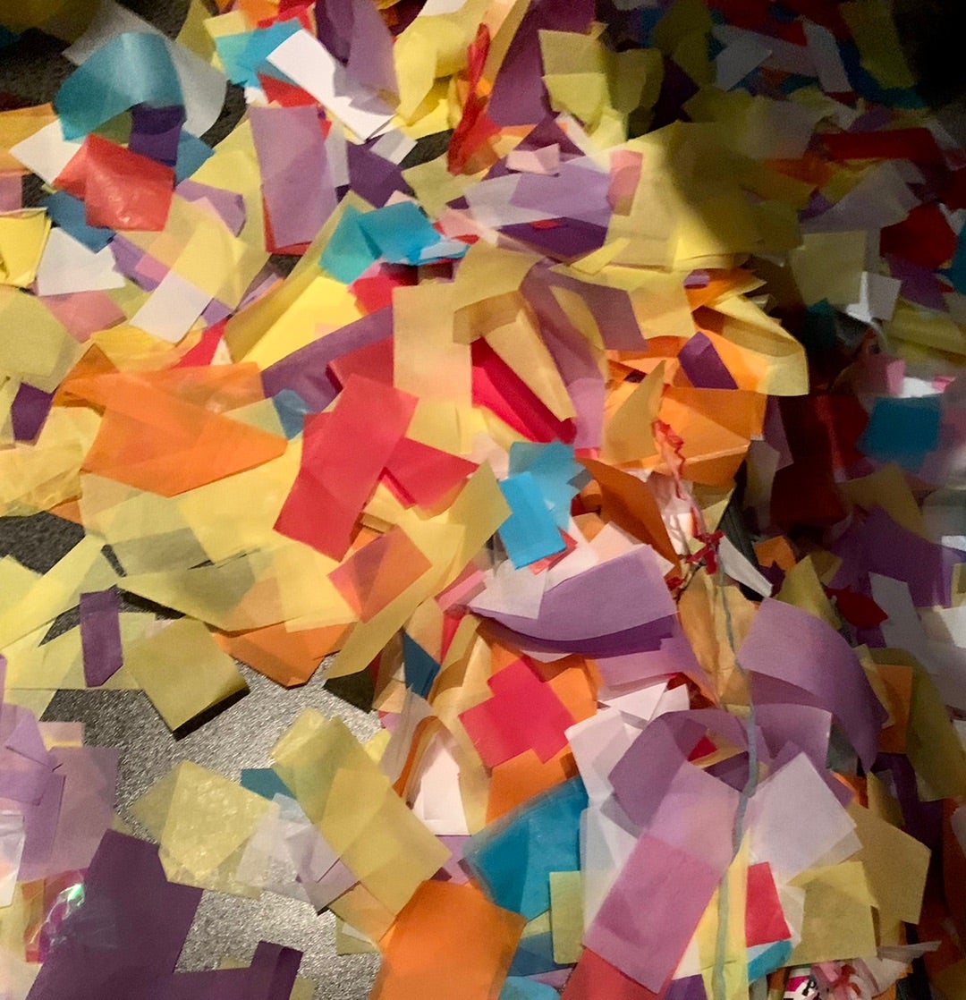 紙吹雪実験をしよう – 放課後等デイサービス キッズウェイブ