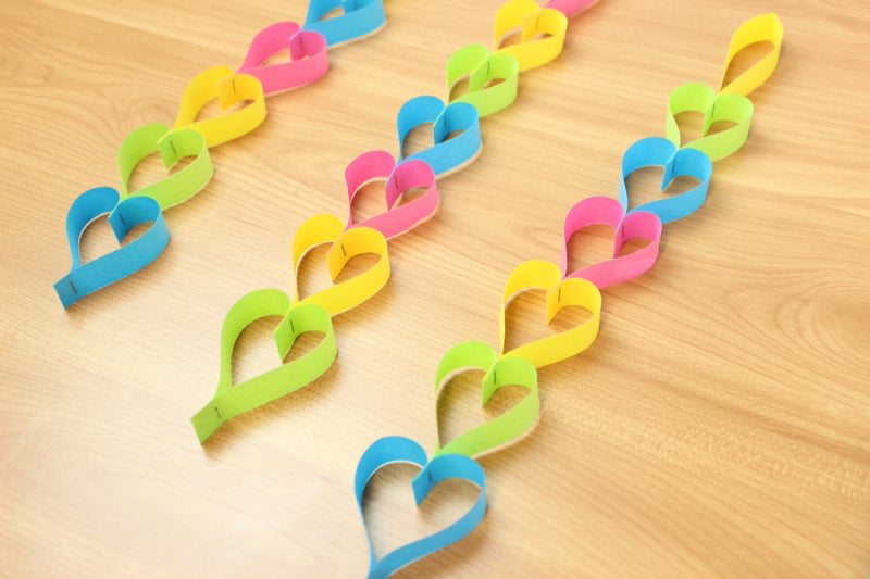 紙で作るかわいい魚と星の輪つなぎの作り方をYoutubeにUPしました✨ パーティーの飾りとして、また七夕飾りにも最適です🎋 動画制作@y_ycreation Youtubeチャンネルやまもとえみこペーパーデコレーション輪つなぎ輪飾りパーティーコーデ手作りパーティー七夕