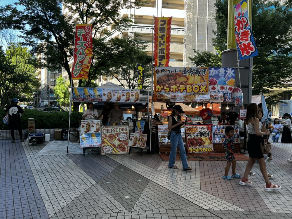 大阪・道頓堀に「屋台村」オープン、祭り気分で年中食べ歩きLmaga.jp
