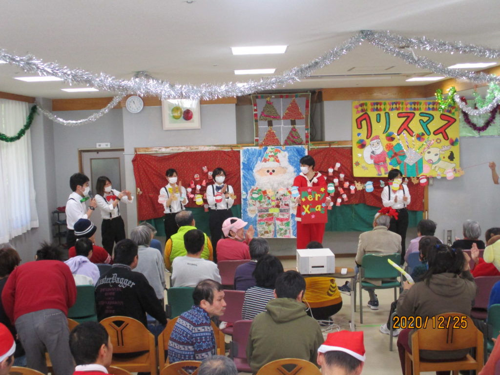 クリスマス会の準備 2017 11 14重度障害者の施設が閉鎖に。利用者を守り27年の想いを繋ぎたい。 小野寺喜久子 NPO法人あすなろ代表理事- クラウドファンディング READYFOR