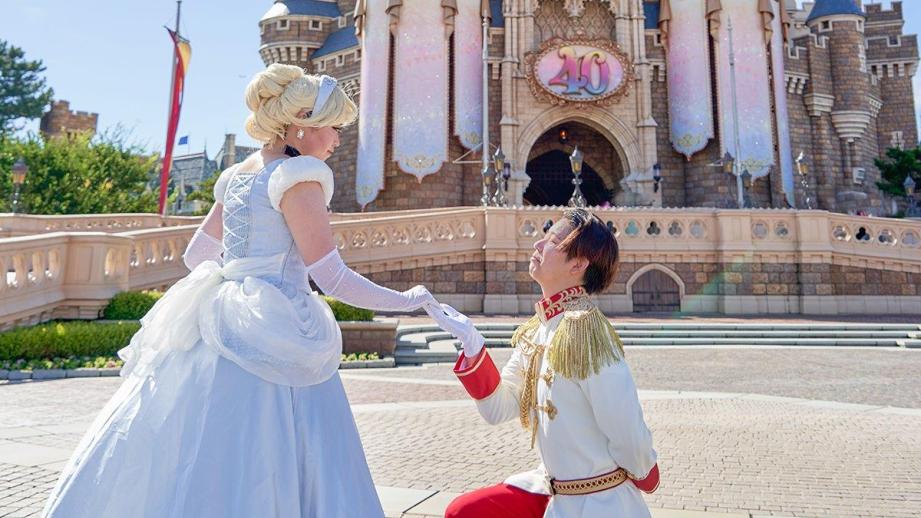 あっという間に今日から9月！ 今年も大好きな季節がすぐそこに🥰🎃👻🖤 今年のハロウィンは何をしようか、 どんな仮装をしようか今からワクワクが止まらない🥰🥰海外旅行ハロウィンコーデdisneyland海外ディズニー カリフォルニアディズニーアナハイム