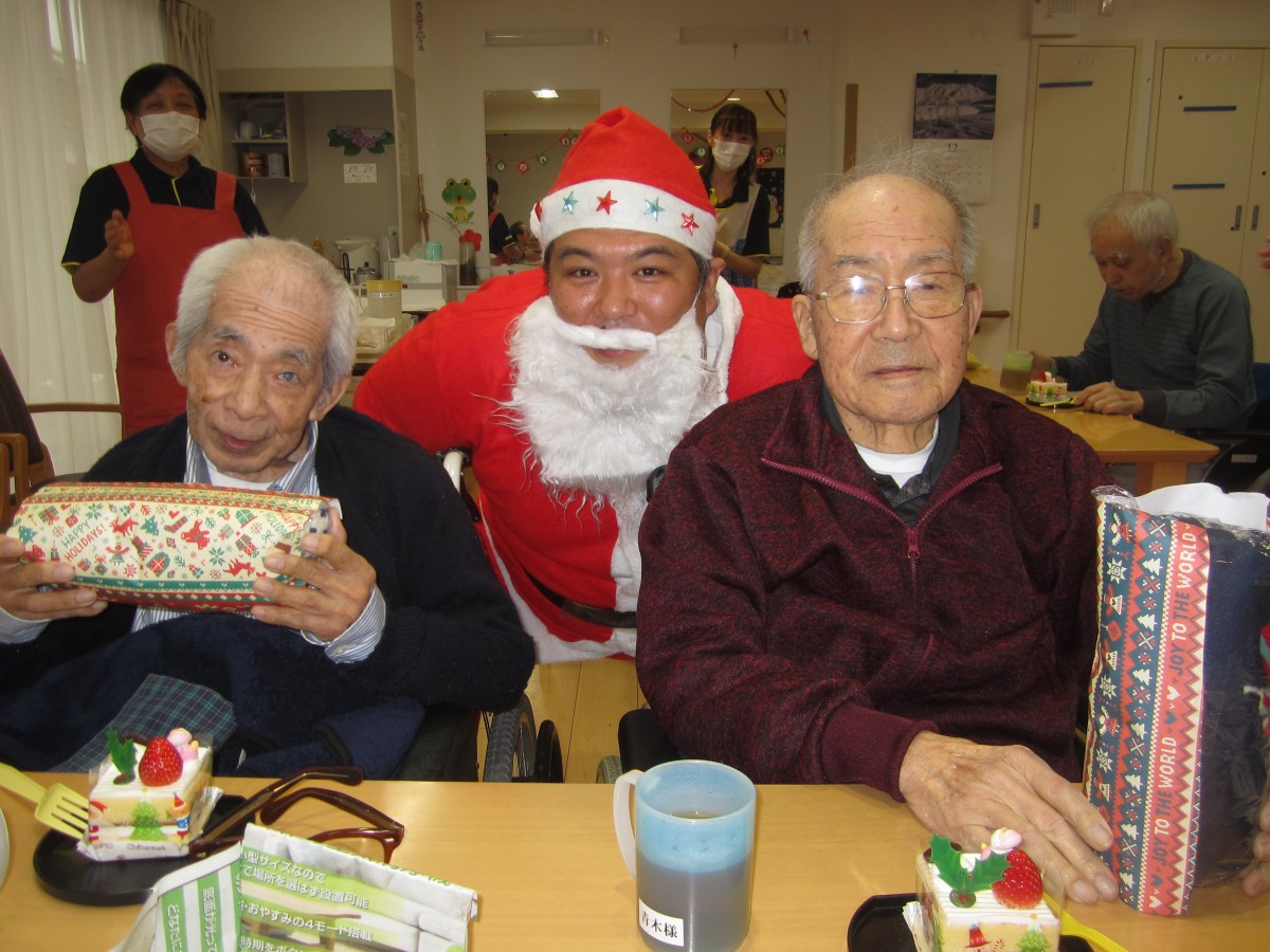 有料老人ホーム＊クリスマス会＆誕生日会社会福祉法人杉の子会 今治