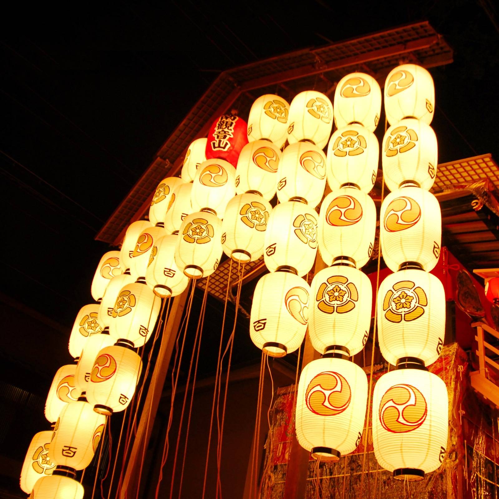 関西の2025年注目「夏イベント」夏休みのお出かけ・旅行スポットや花火大会＆夏祭り - ファッションプレス